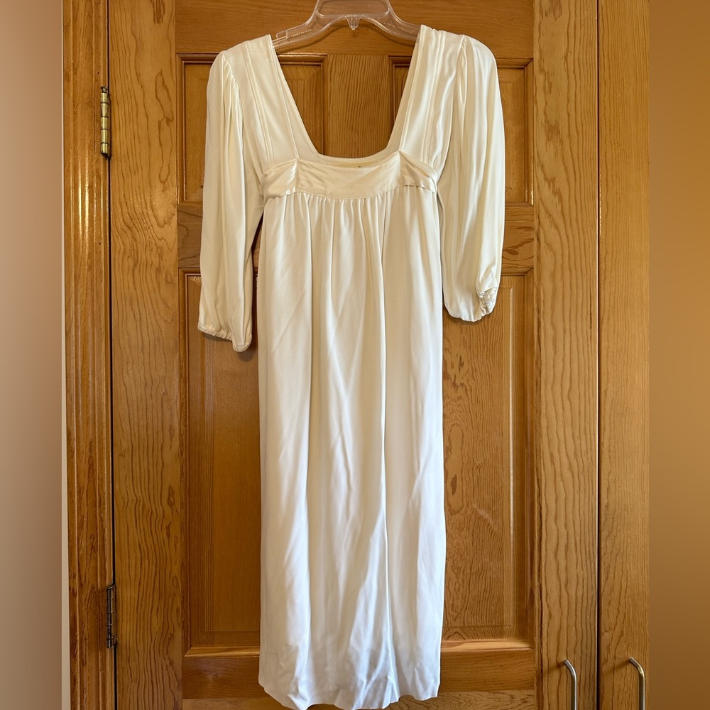 Women’s Graham & Spencer 3/4 Ivory dress with square neckline (Size S)
